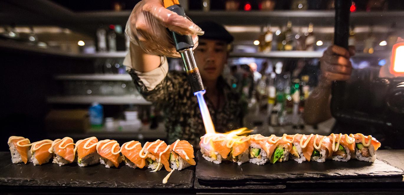 Sushi flambe Shiki sushi eten in rotterdam alexander
